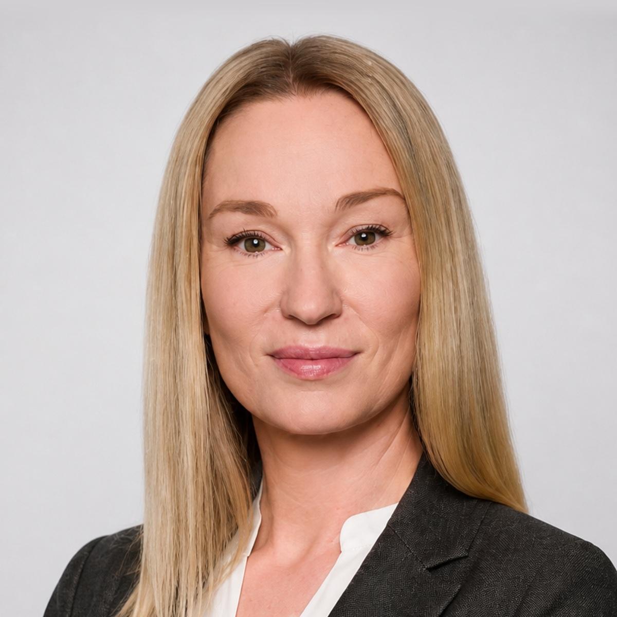 Dr. Marta Strakacz